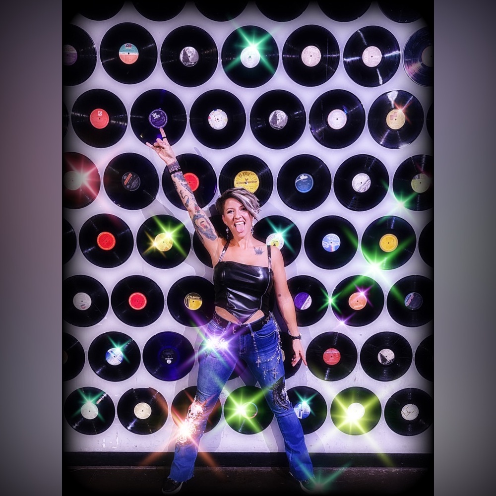 @emilymeaole is ~LIVE~ Deals With Emily Ann 🩷 - Picture 7 of 7